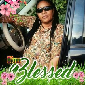 Meet your Posher, Maxine